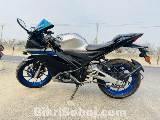 Yamaha R15M BS7 Carbon